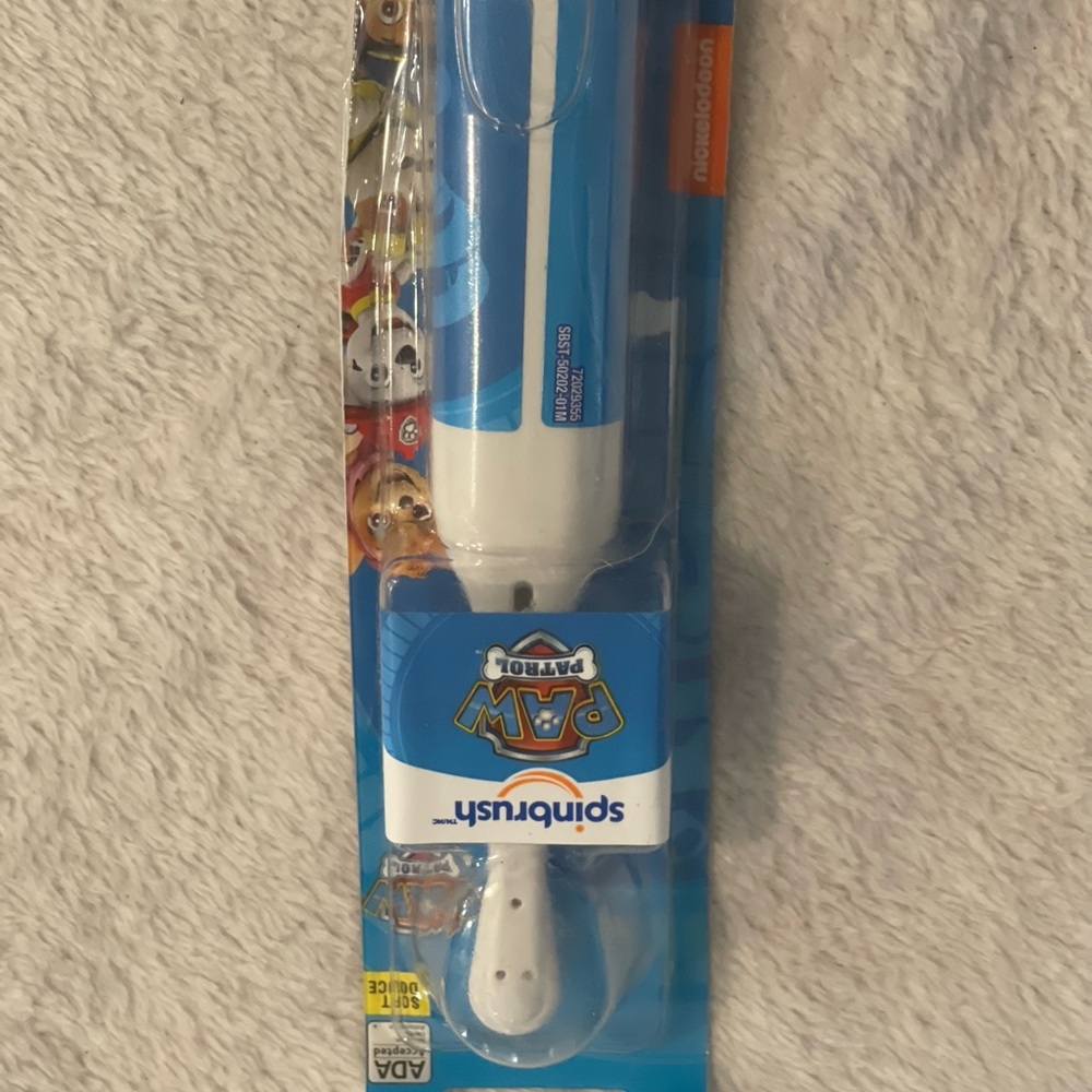 Paw patrol spinbrush for kids. SKU 2781